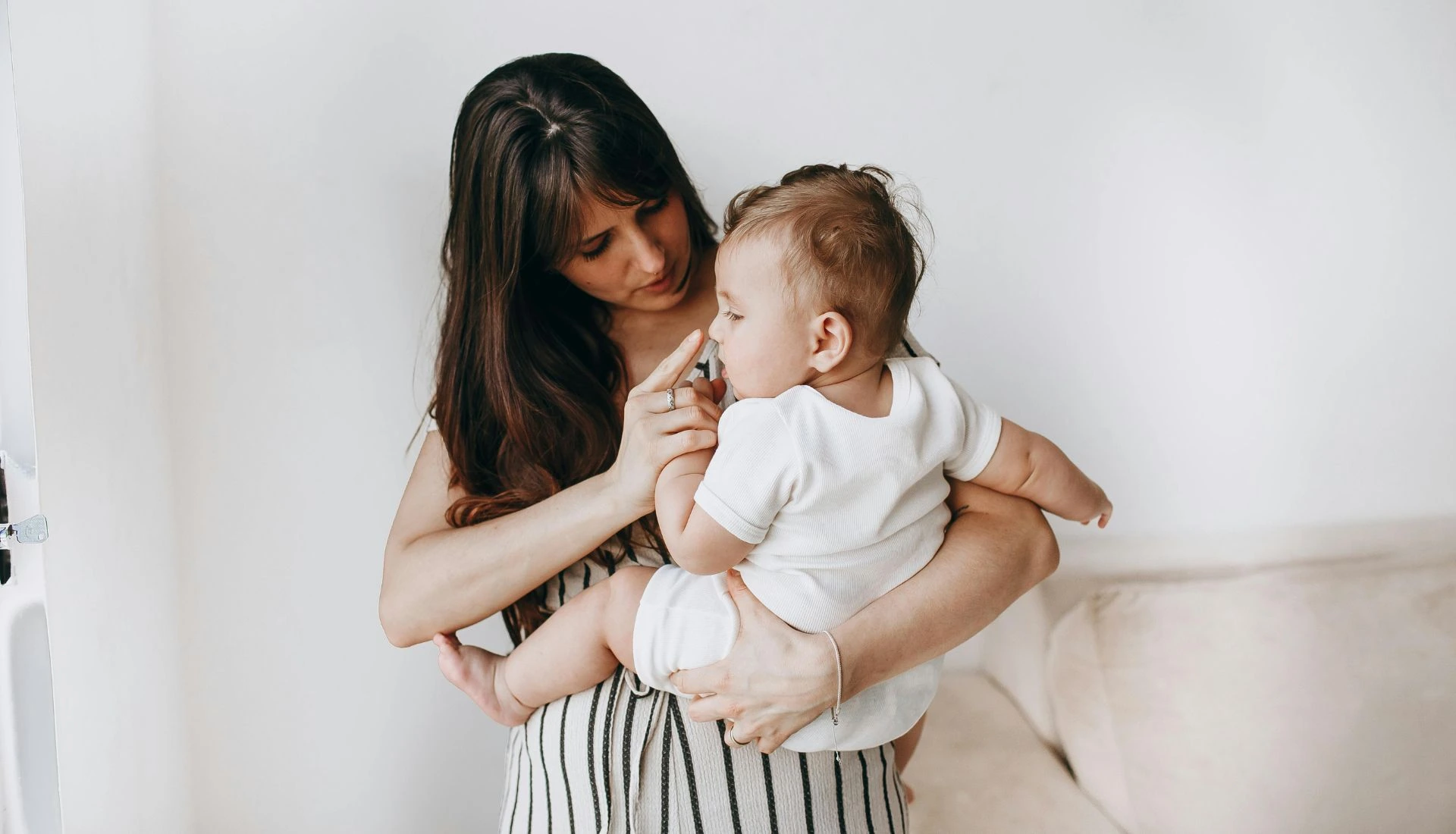 Babysitting Nanny Services top